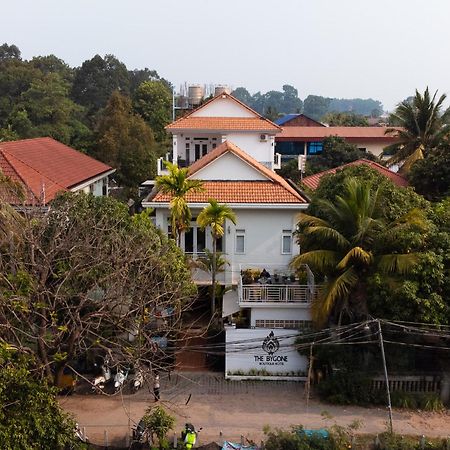 The Bygone Hotel Siem Reap Exterior photo
