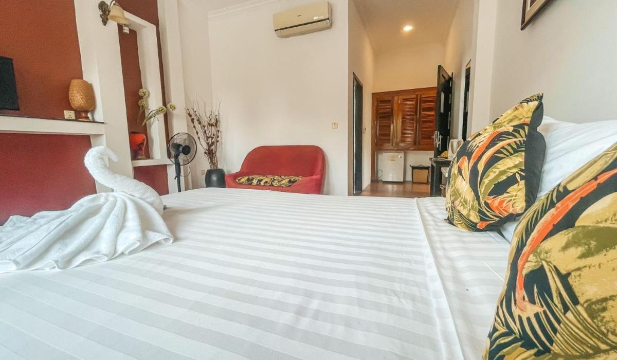 The Bygone Hotel Siem Reap Exterior photo